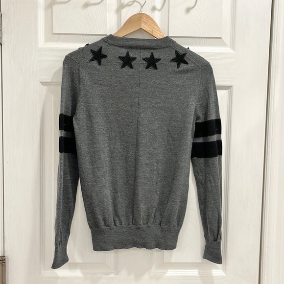 Givenchy Star Wool Grey Sweater - Picture 9 of 16